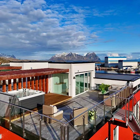 Seaview And Private Roof Top Terrace With Jacuzzi In Lofoten Svolvær Exterior photo