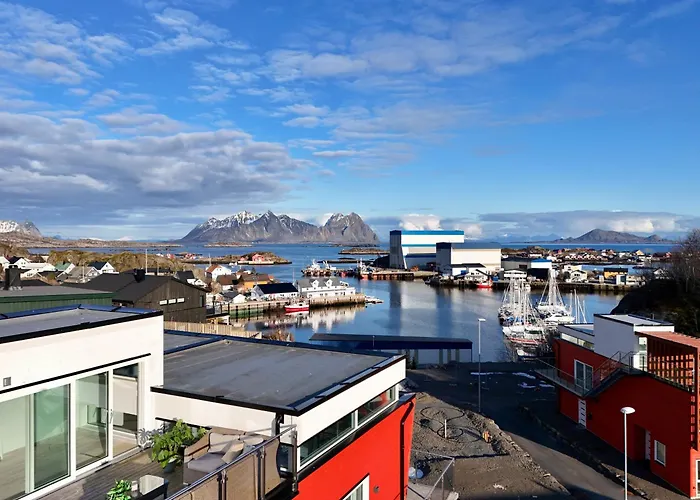 Seaview And Private Roof Top Terrace With Jacuzzi In Lofoten