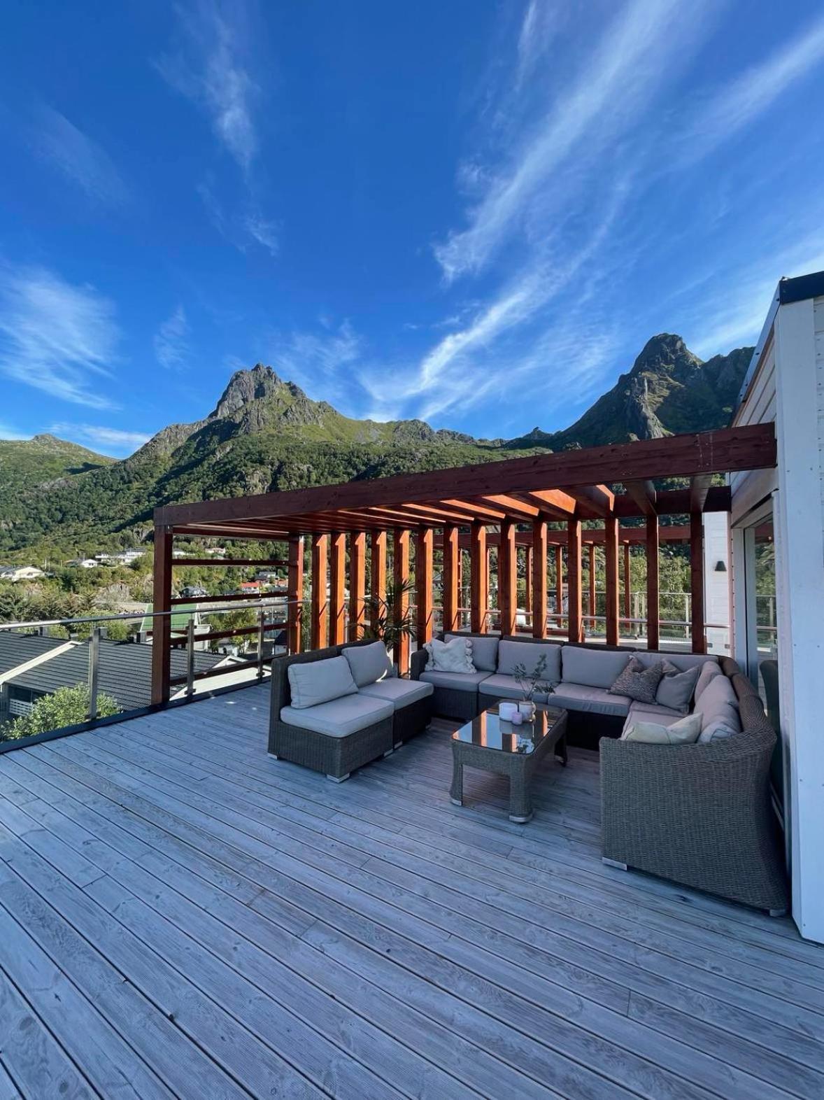 Holiday home Seaview And Private Roof Terrace With Jacuzzi In Lofoten